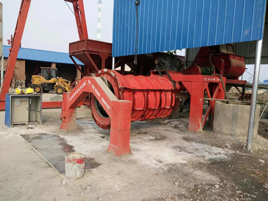 懸輥式水泥制管機